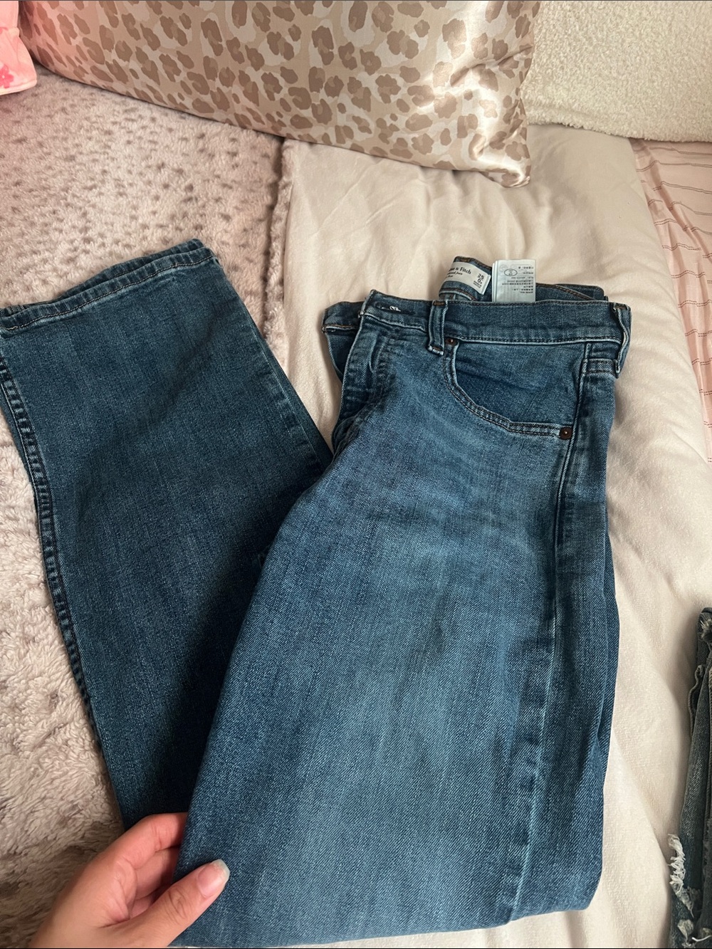 ABERCOMBIE Women’s Mid Wash Blue Jeans - Classic Straight Fit